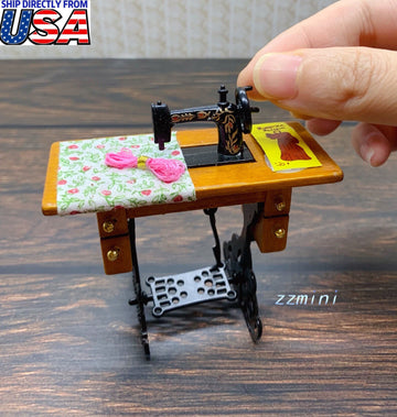 1:12 Miniature Sewing Machine Old Fashion Dollhouse Furniture Sewing Machine Metal Wood Sewing Room Decoration