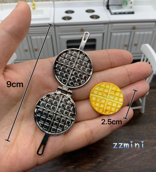 1:12 Dollhouse Miniature 2PCS Sliver Pancake Waffles Maker Metal Pan Handmade Food Clay Griddle Dippers Grill Dessert Gift Decoration