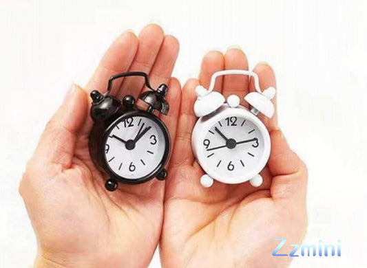 1/6 Real Use Metal Classic Alarm Clock With Battery 2 Pieces(Black+White) Furniture Dollhouse Miniature Action Figures Toys